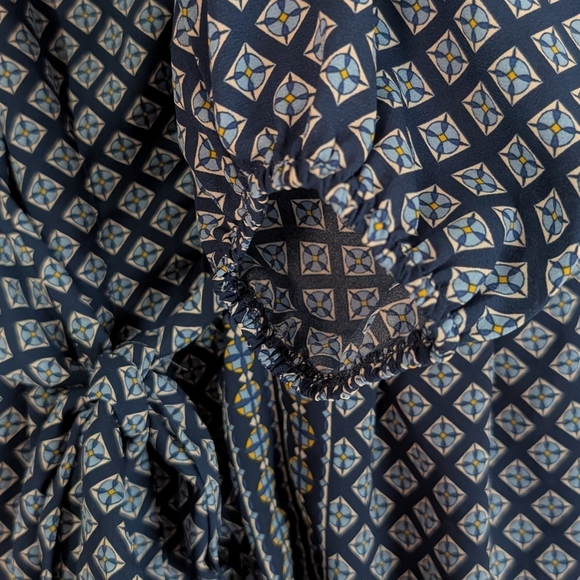 Max Studio top - Picture 4 of 4